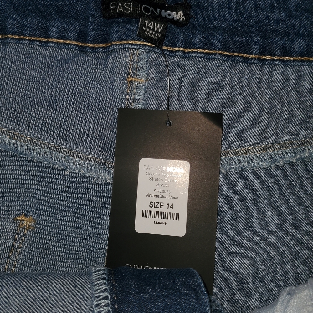 Shorts - Picture 2 of 6